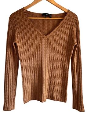 Theory fine knit cable knit v-neck long sleeve top size S excellent condition